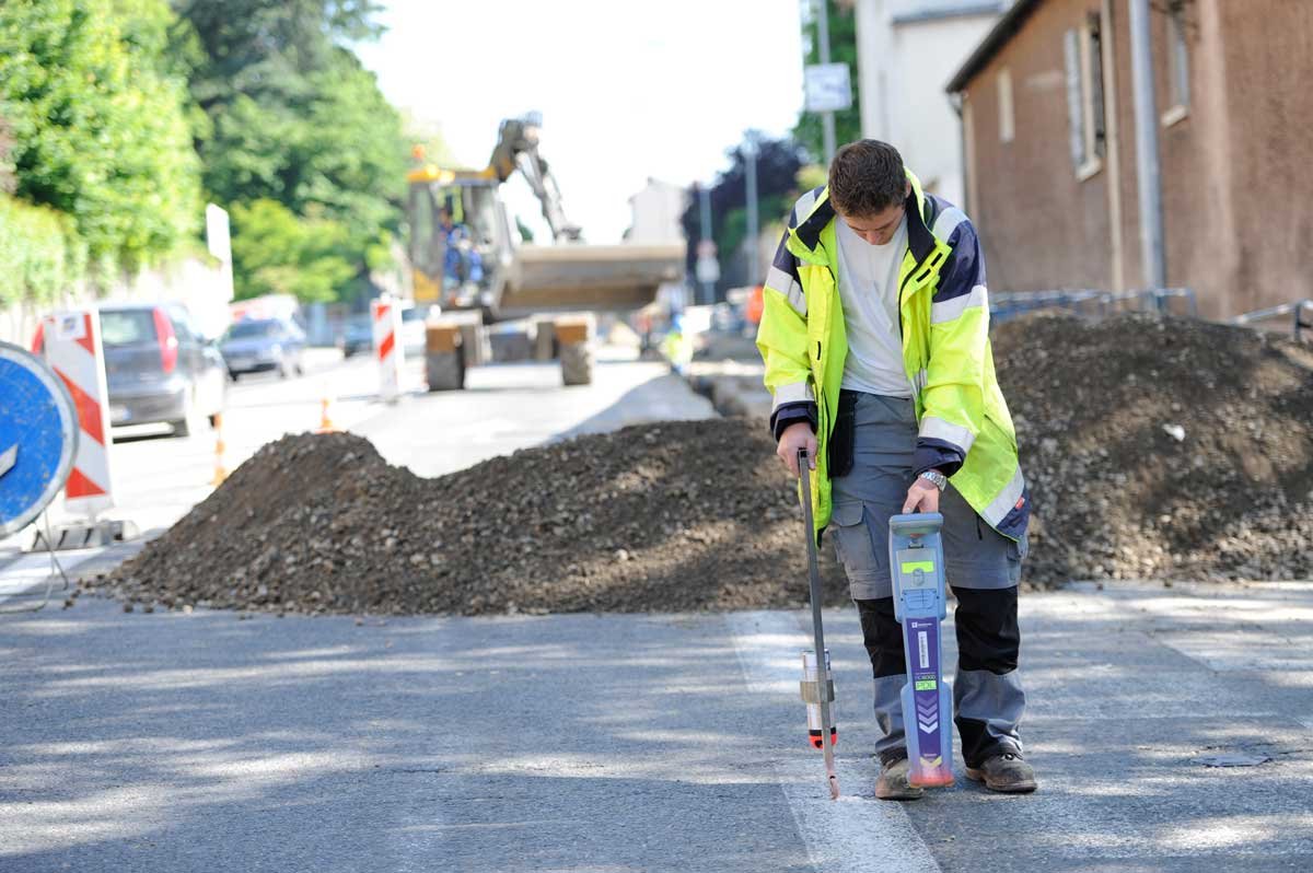 Détecteur de réseaux enterrés sur chantier
