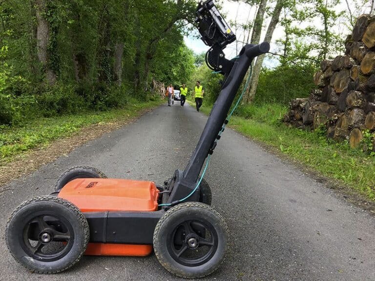 Géoradar sur chariot en intervention sur une voie